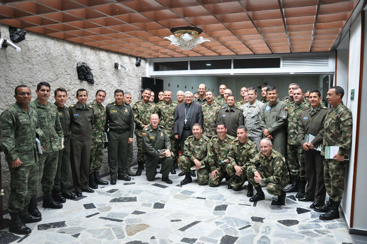 Monseñor Fabio Suescún Mutis, Recibe A Los Próximos Generales De Las Fuerzas Armadas De Colombia.