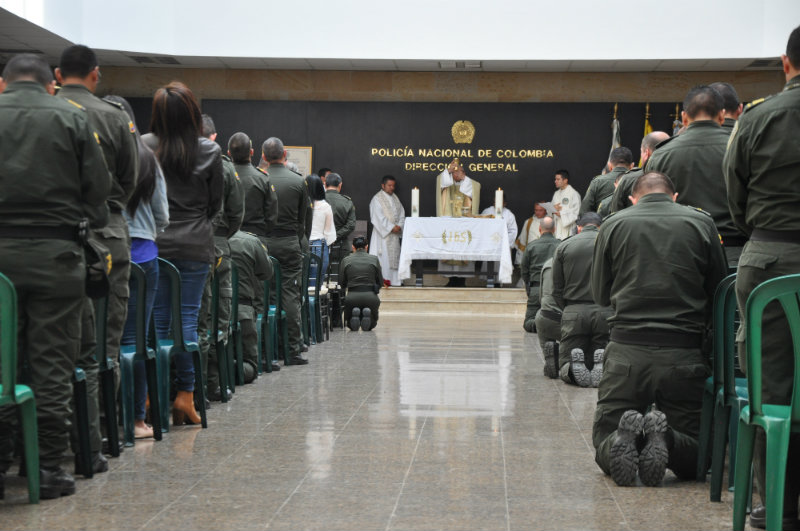 El Obispado Castrense De Colombia Realizó Eucaristía En Memoria De Policías Muertos En Atentado