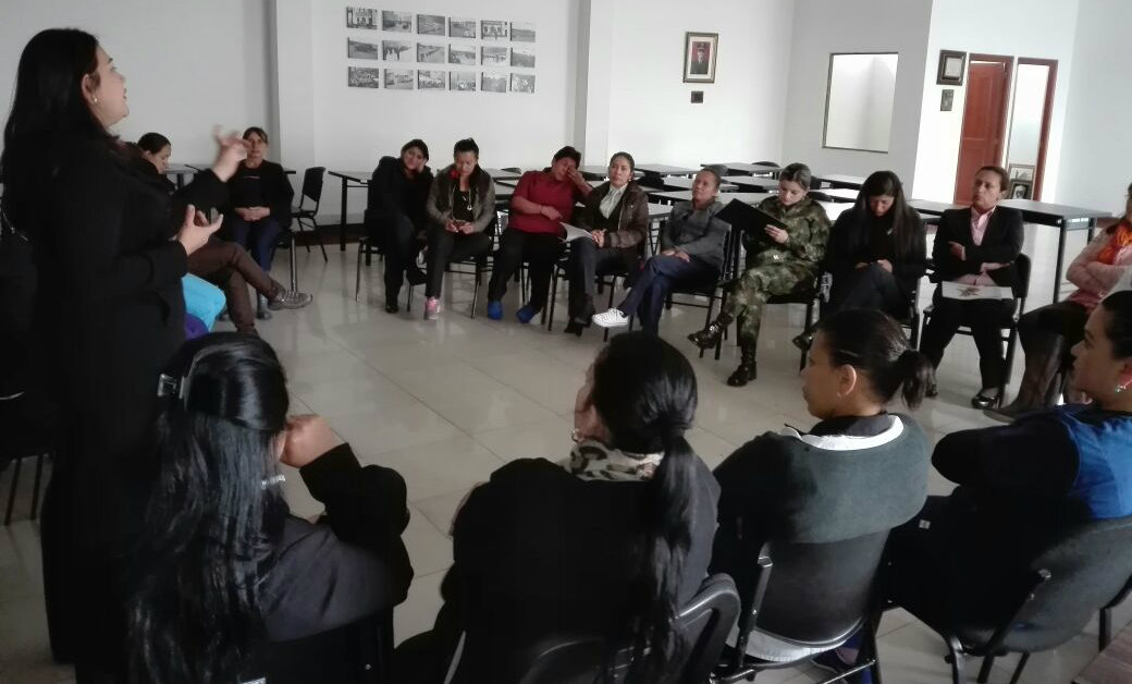 La Pastoral De Familia Y Mujer Del Obispado Castrense De Colombia, Llevó A Cabo Implementaciones En Diferentes Puntos De Bogotá.
