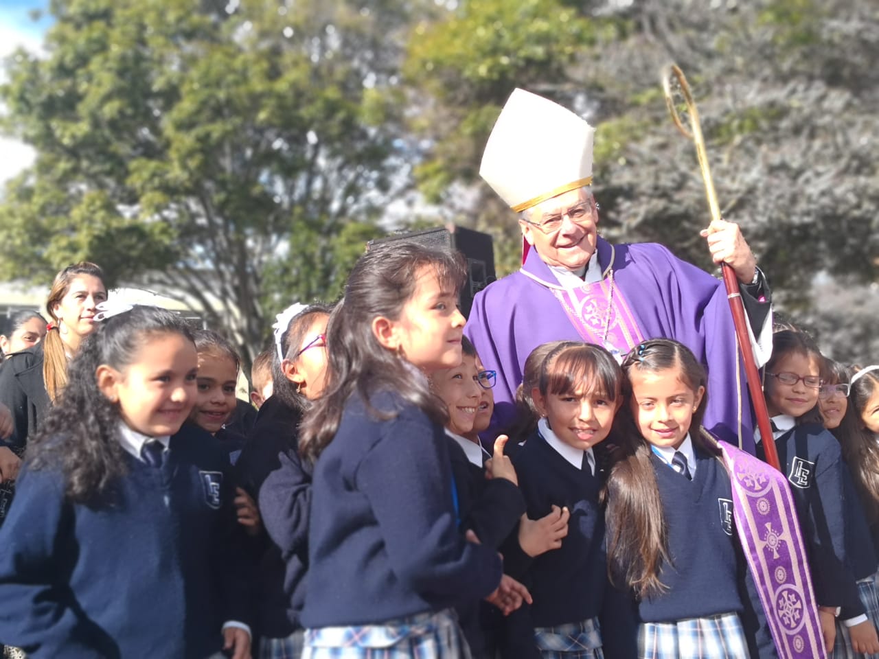 Monseñor Visitó El Liceo Patria
