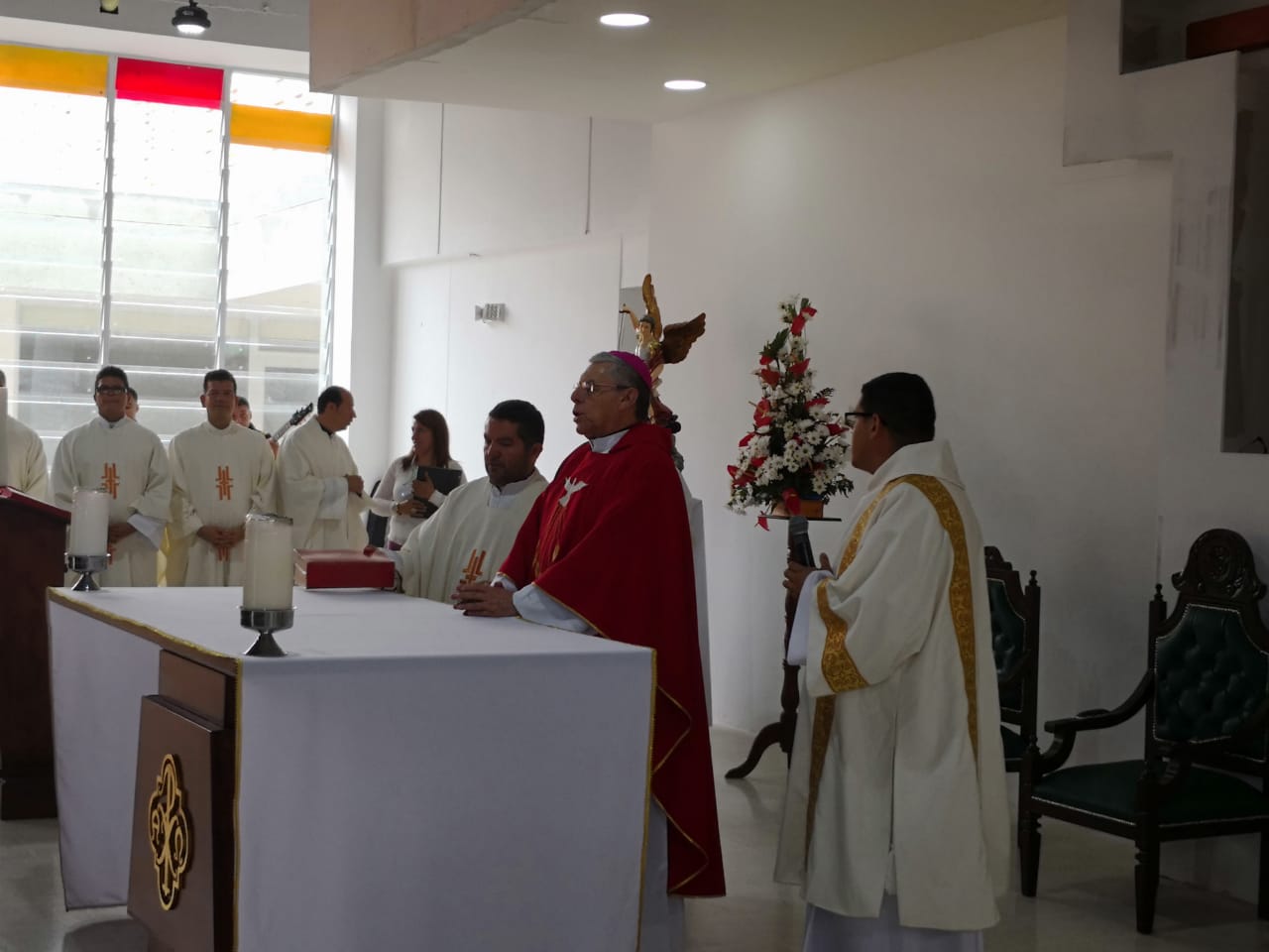 Monseñor Visita El Departamento De Policía Tolima Y La Sexta Brigada Del Ejército Nacional.