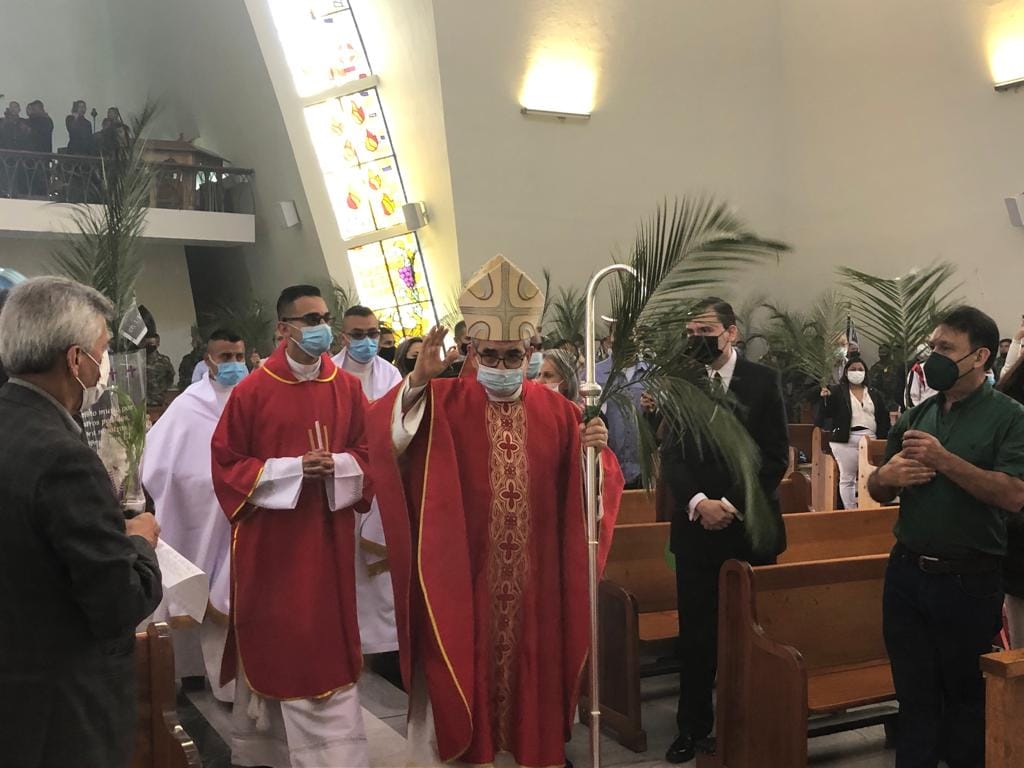 Así Se Vivió La Procesión Y Celebración Del Domingo De Ramos Con Los Fieles De La Catedral Castrense Jesucristo Redentor